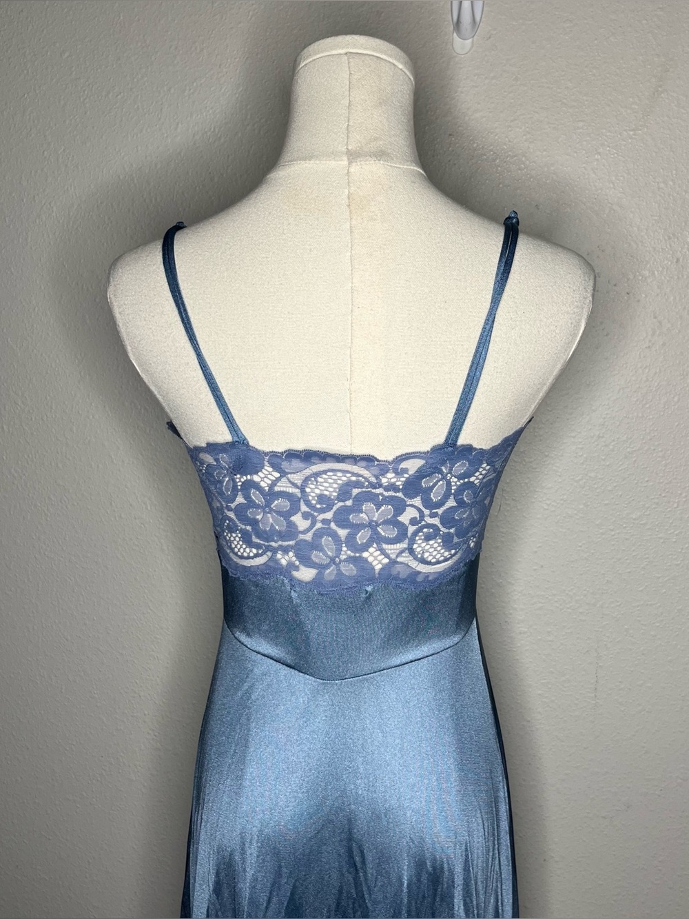 60s Vintage Cornflower Blue Lace Slip Maxi Nightgown Union Made Coquette - Picture 4 of 10